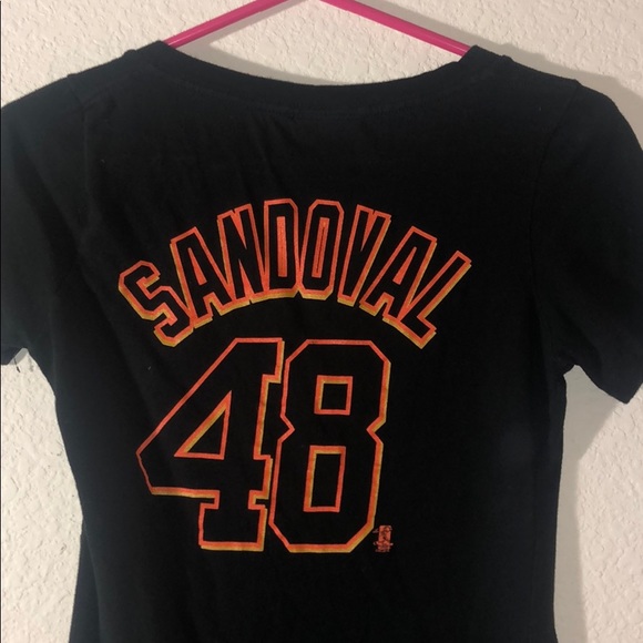 SF Giants Vneck Tee - Picture 3 of 3